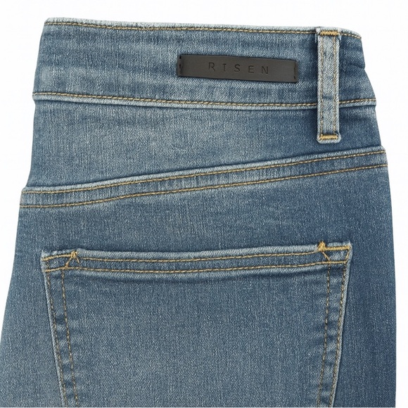 Women's Risen Los Angeles Size 9, 27" Waist Junior's Ripped Stretch Skinny denim - Picture 2 of 3